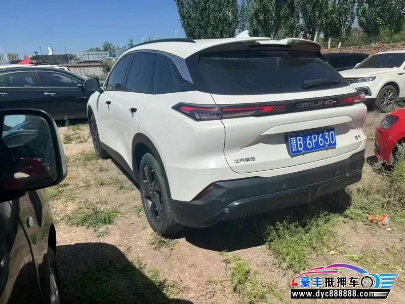 23年北汽制造魔方轿车抵押车出售