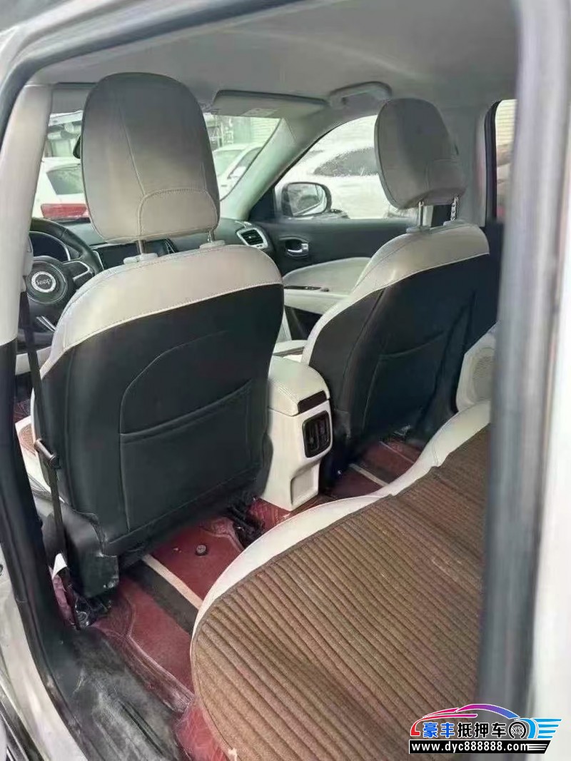 17年Jeep指南者轿车抵押车出售