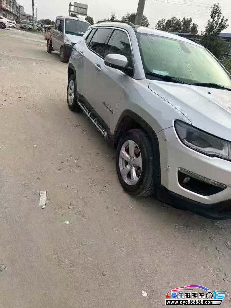 17年Jeep指南者轿车抵押车出售