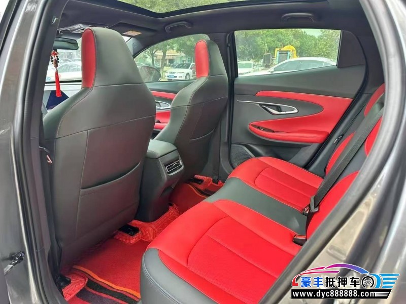 20年长安长安UNI轿车抵押车出售