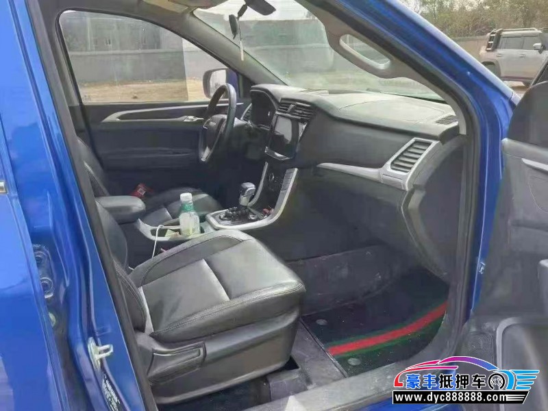 21年上汽大通T70轿车抵押车出售