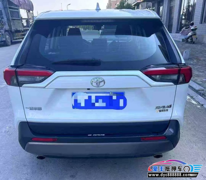 22年丰田RAV4轿车抵押车出售