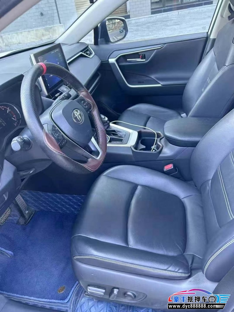 22年丰田RAV4轿车抵押车出售