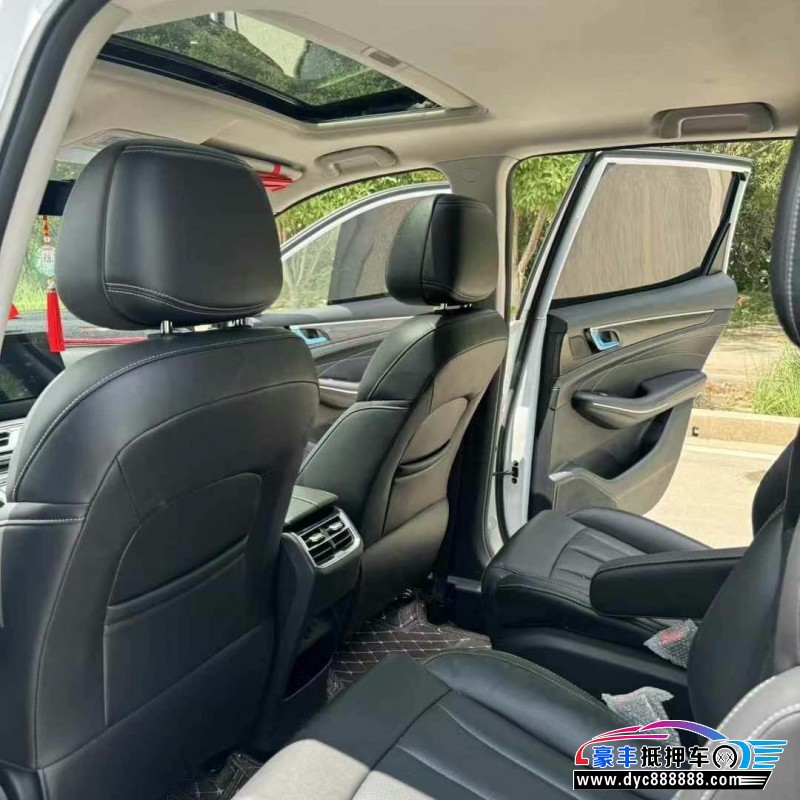 23年东风风光580轿车抵押车出售