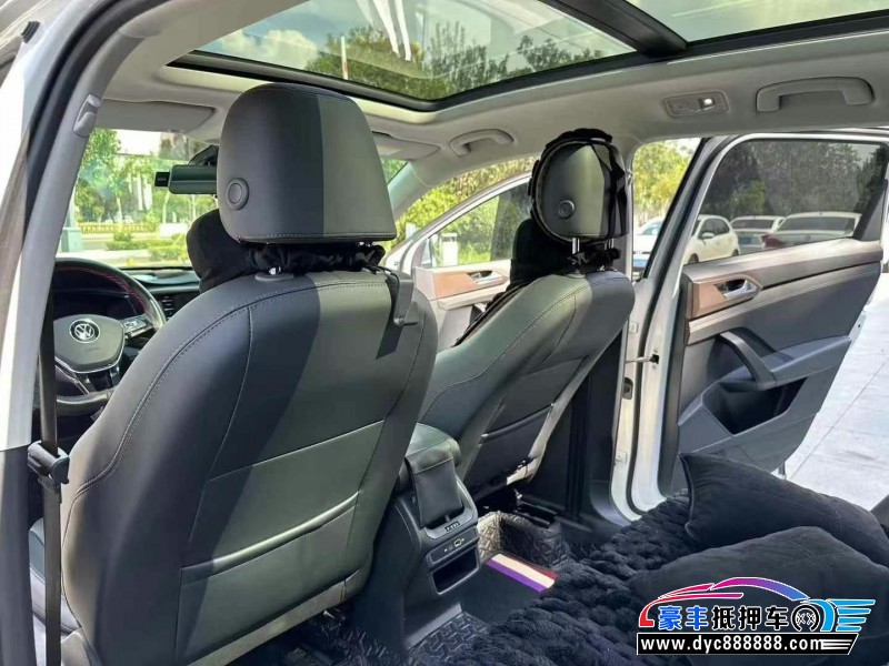 22年大众途岳轿车抵押车出售