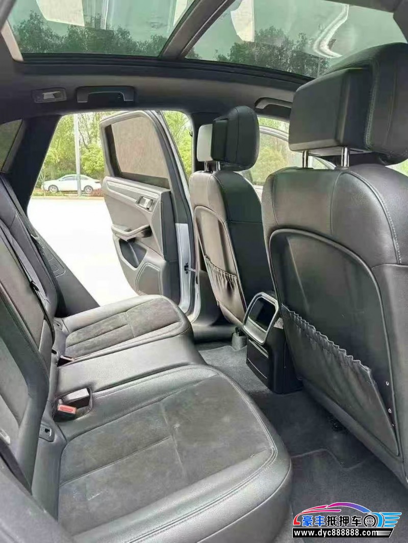 16年保时捷Macan迈凯轿车抵押车出售