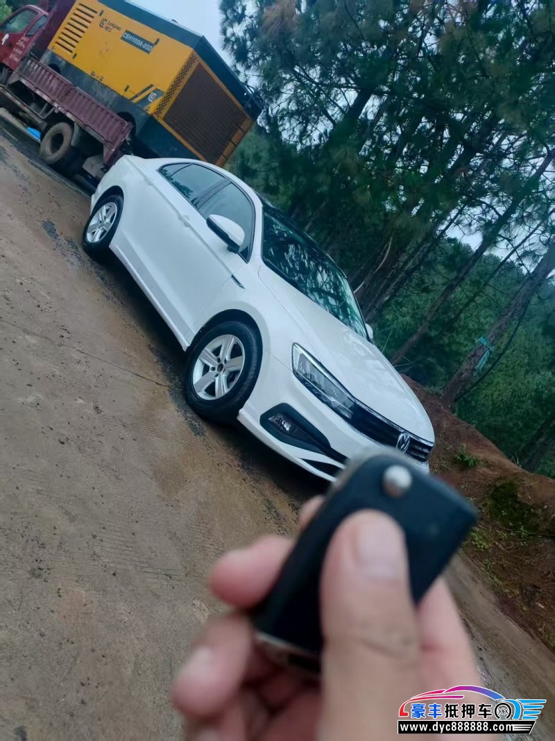 20年大众凌渡轿车抵押车出售