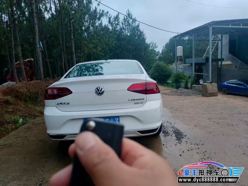 20年大众凌渡轿车抵押车出售