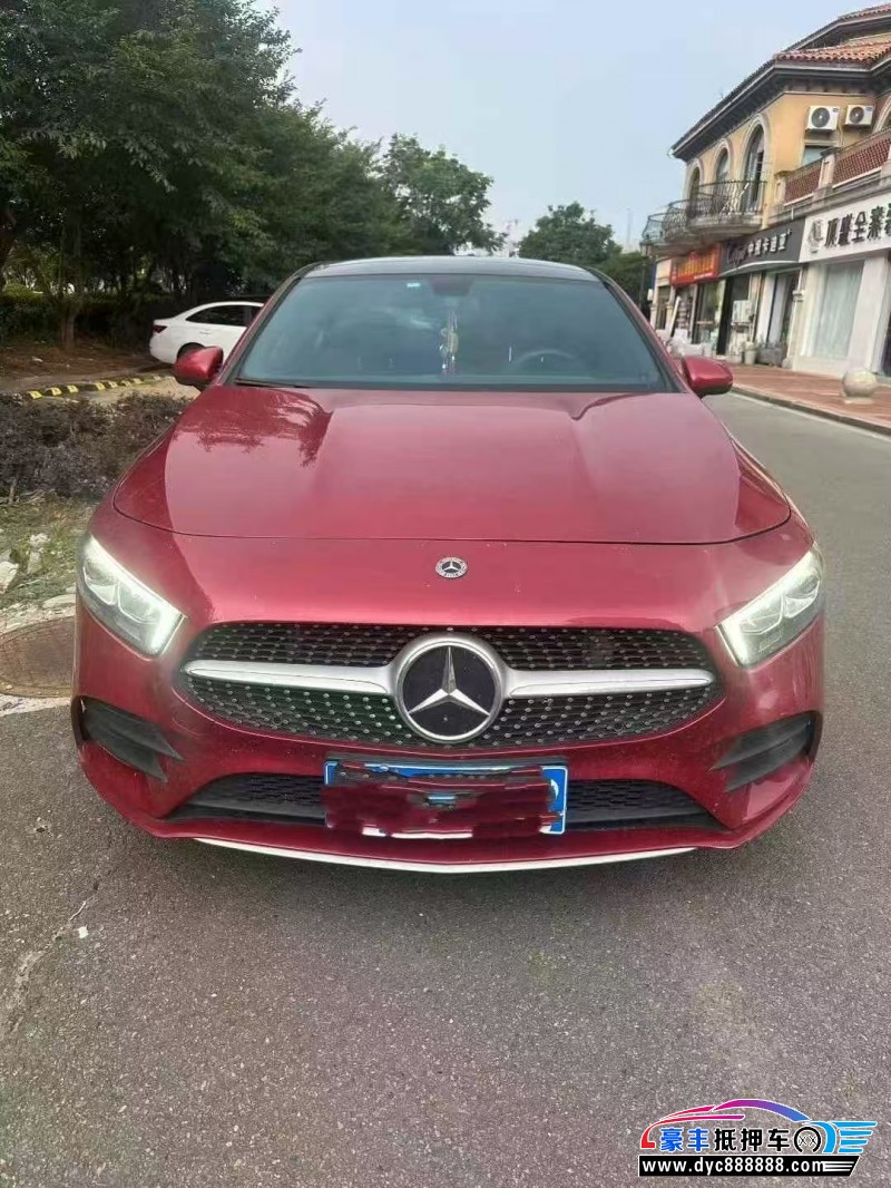 21年奔驰A轿车抵押车出售