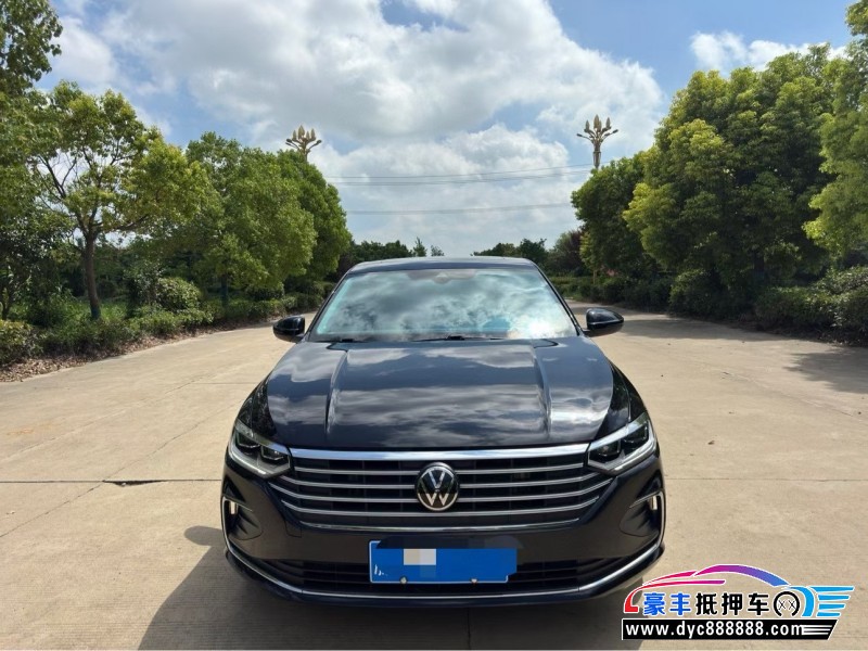 抵押车出售23年大众朗逸轿车