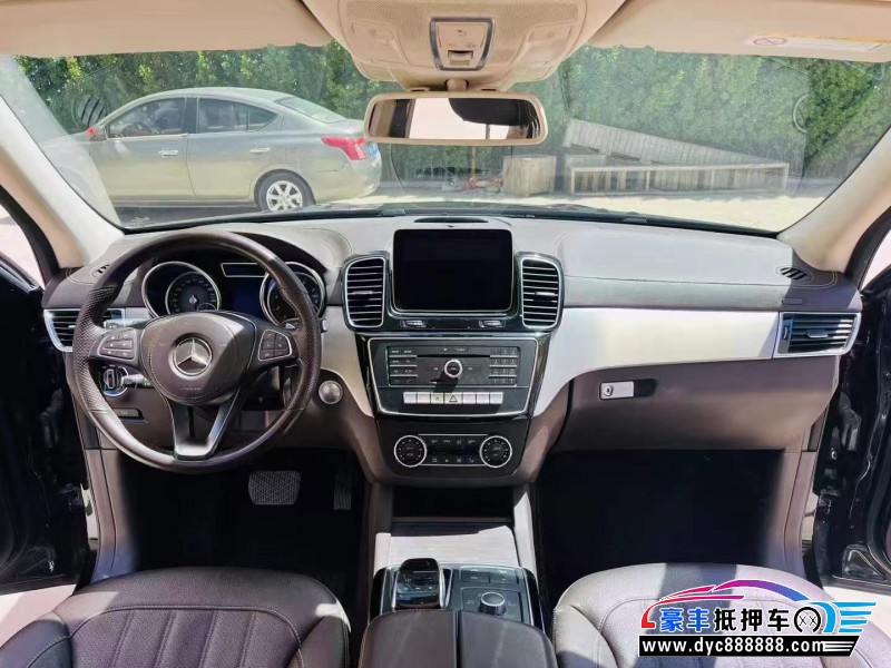 19年奔驰GLS轿车抵押车出售