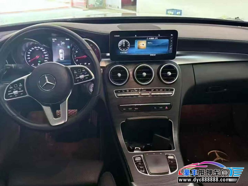 19年奔驰C轿车抵押车出售