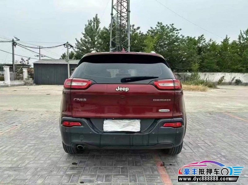 16年Jeep自由光轿车抵押车出售