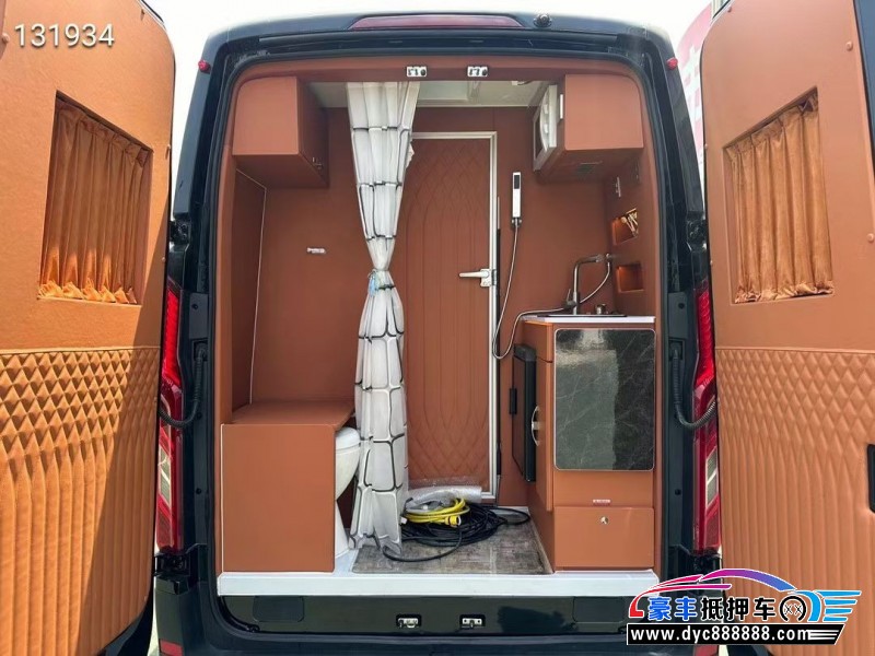 24年上汽大通V90轿车抵押车出售