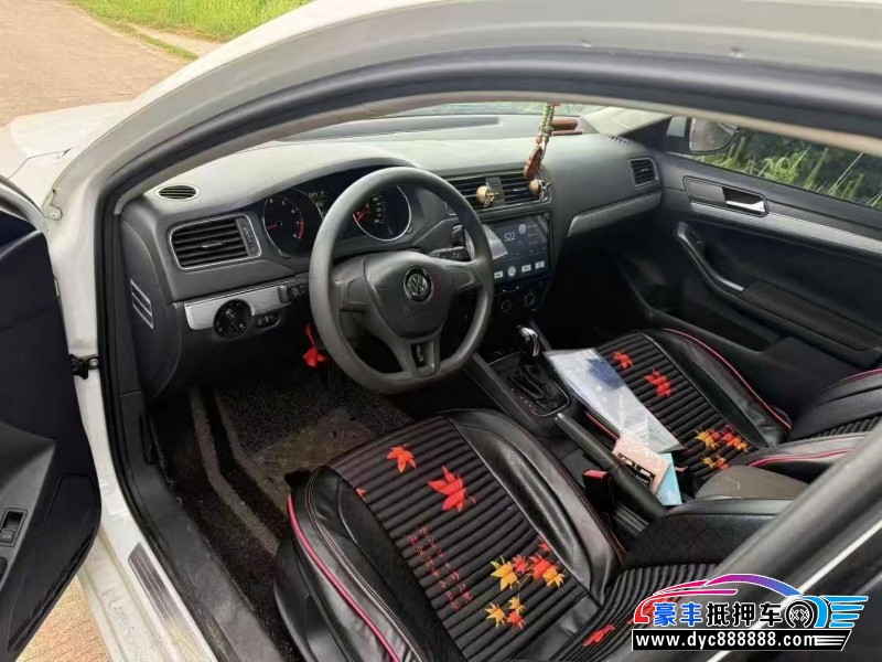 16年大众速腾轿车抵押车出售