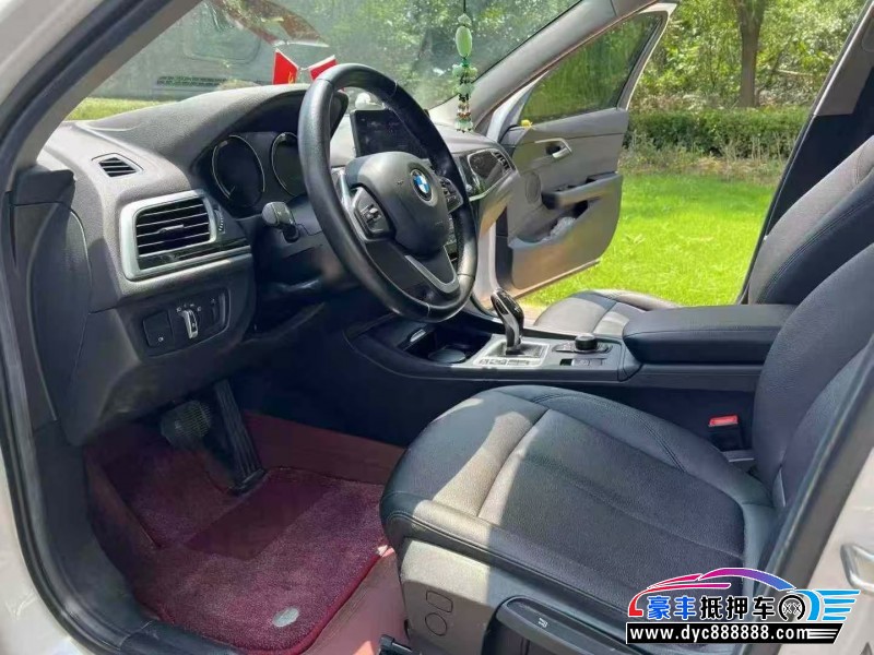 20年宝马1系轿车抵押车出售