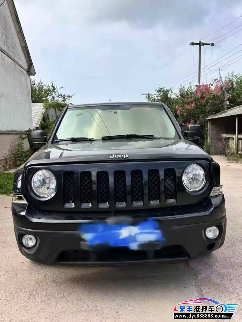 14年Jeep自由客轿车抵押车出售