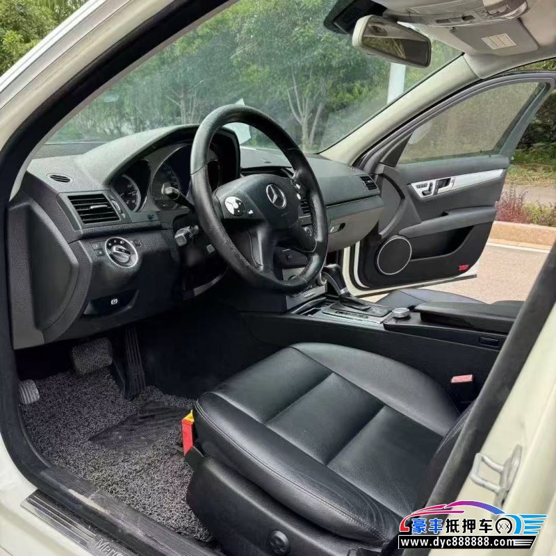 11年奔驰C轿车抵押车出售