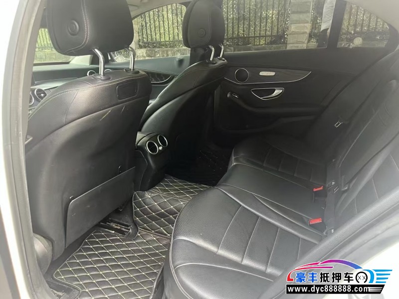 18年奔驰C轿车抵押车出售