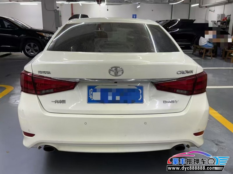 18年丰田皇冠轿车抵押车出售