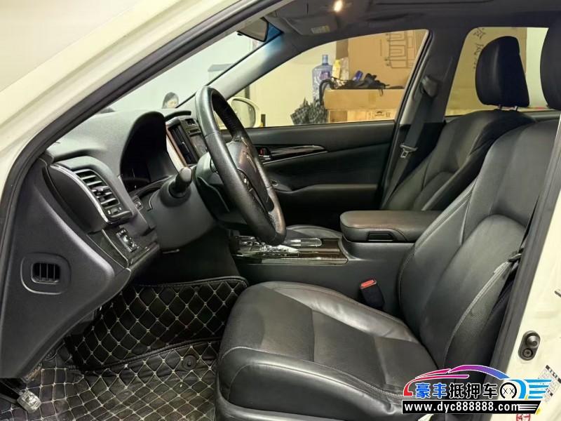 18年丰田皇冠轿车抵押车出售