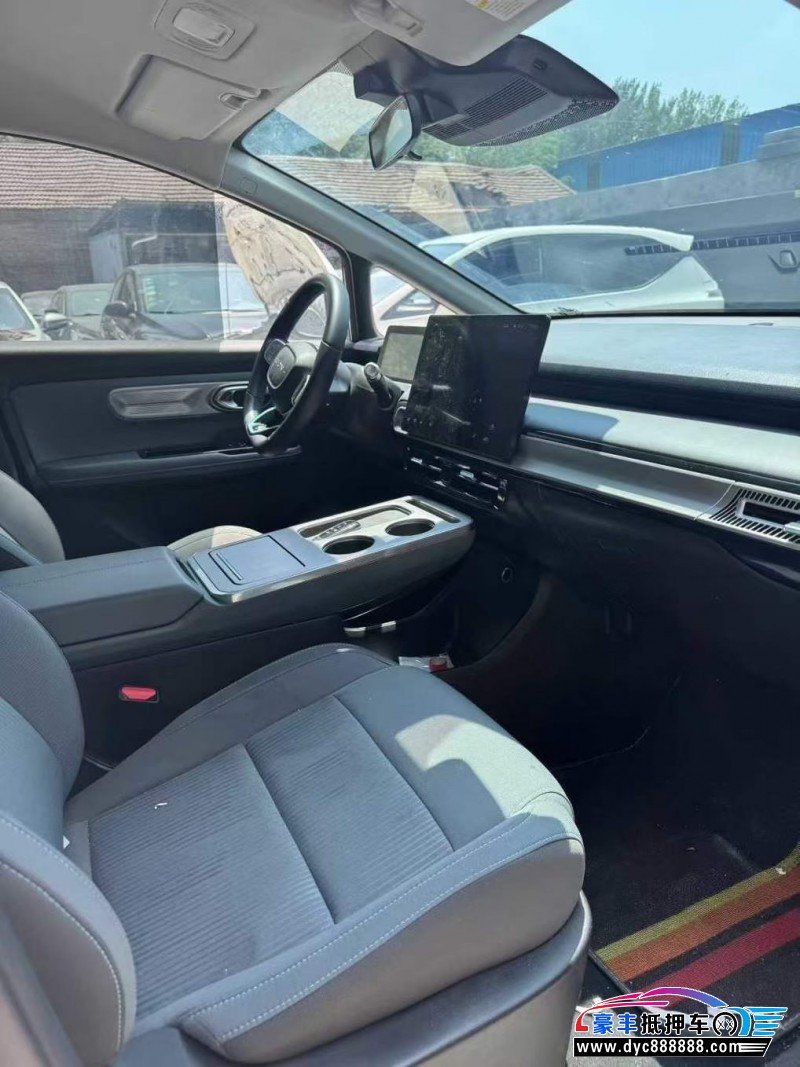 24年埃安Y70轿车抵押车出售