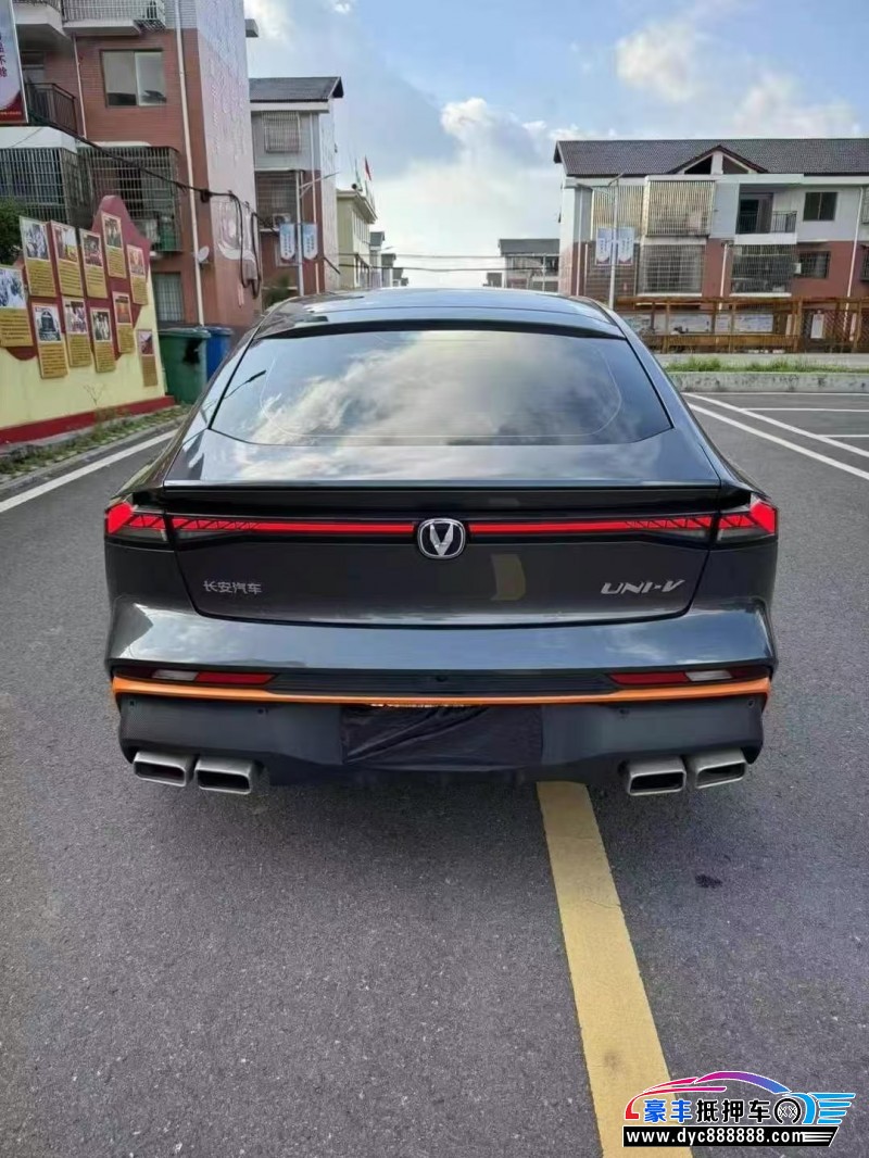 24年长安长安UNI轿车抵押车出售