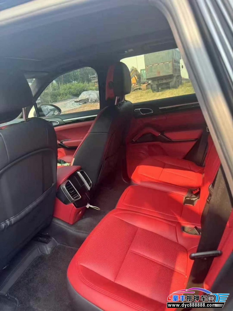 15年保时捷卡宴轿车抵押车出售