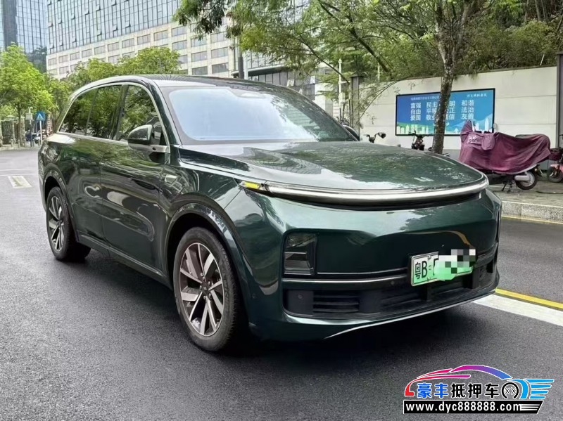 23年理想L8轿车抵押车出售