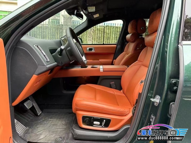 23年理想L8轿车抵押车出售