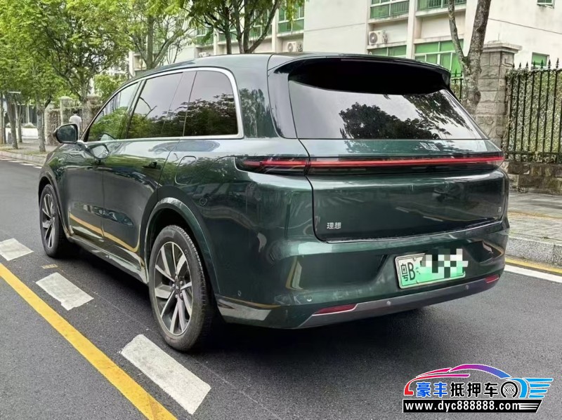 23年理想L8轿车抵押车出售