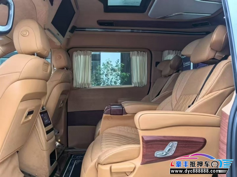 18年奔驰V轿车抵押车出售