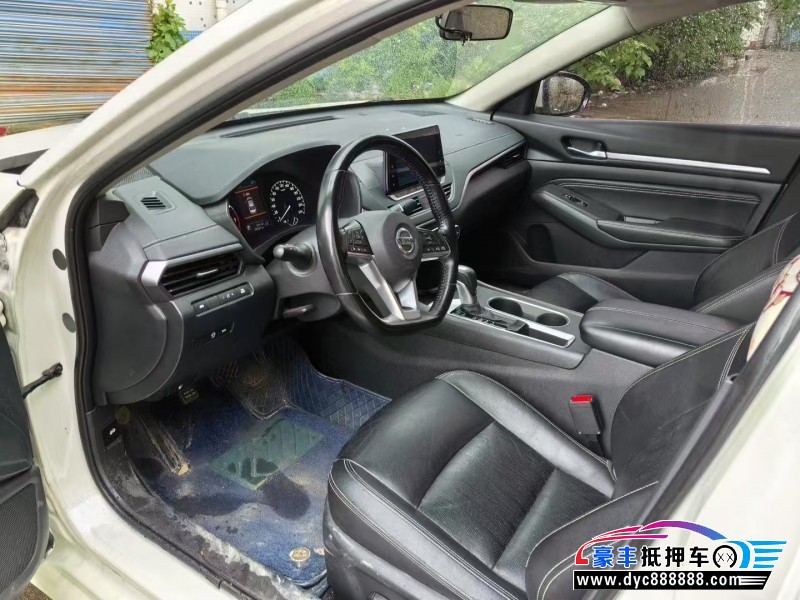 20年日产天籁轿车抵押车出售