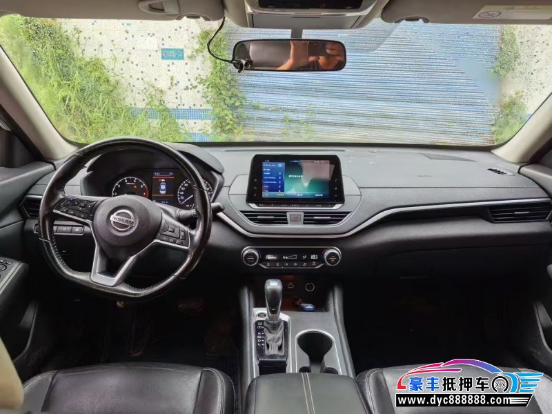 20年日产天籁轿车抵押车出售