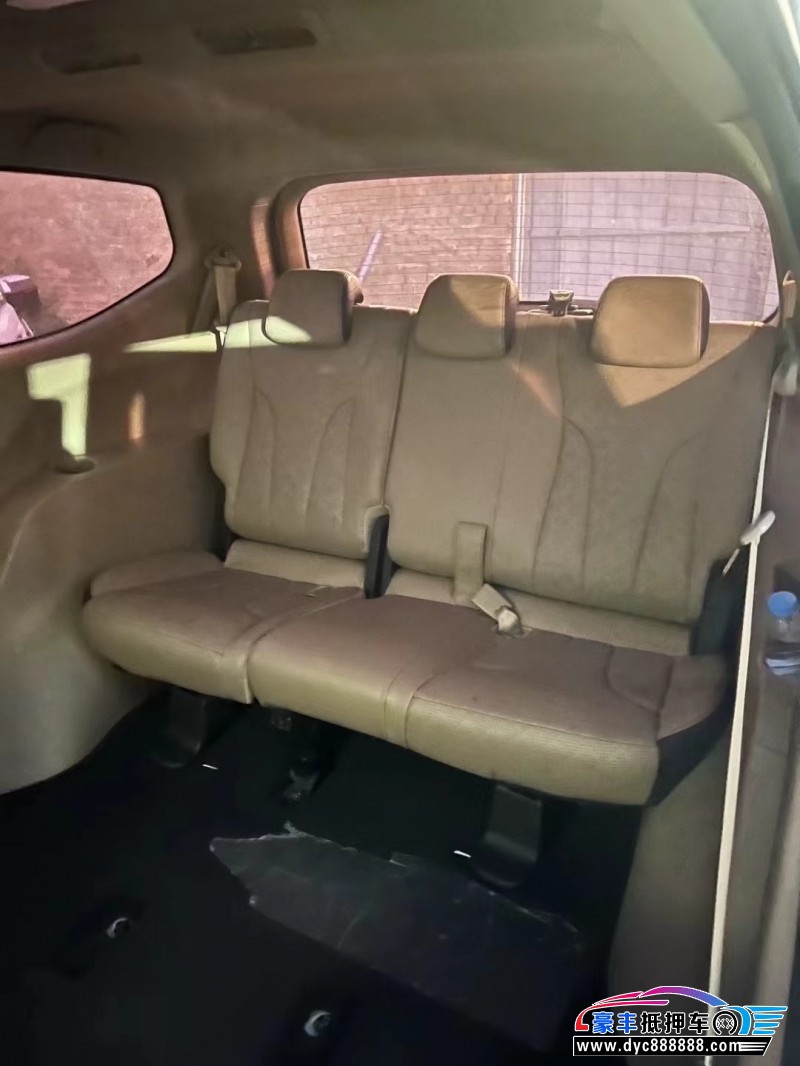 18年宝骏730轿车抵押车出售