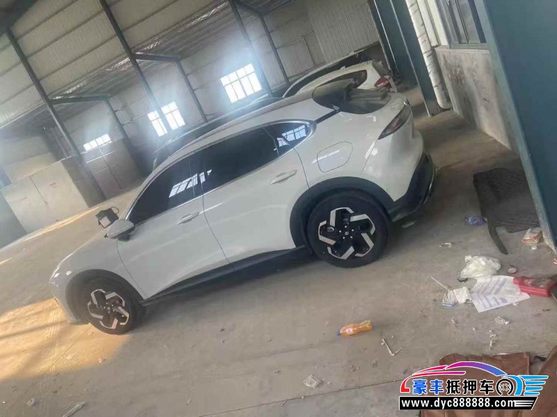 25年宝骏云朵轿车抵押车出售