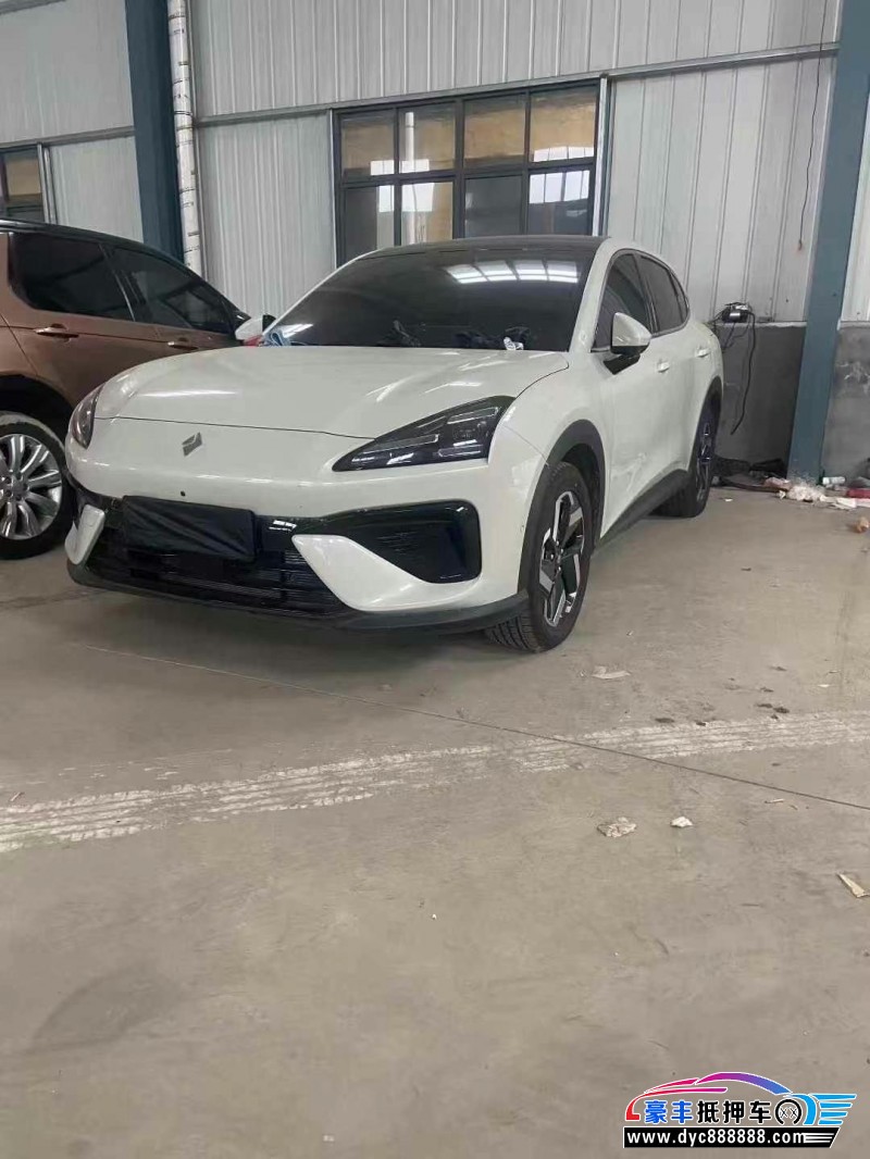 25年宝骏云朵轿车抵押车出售