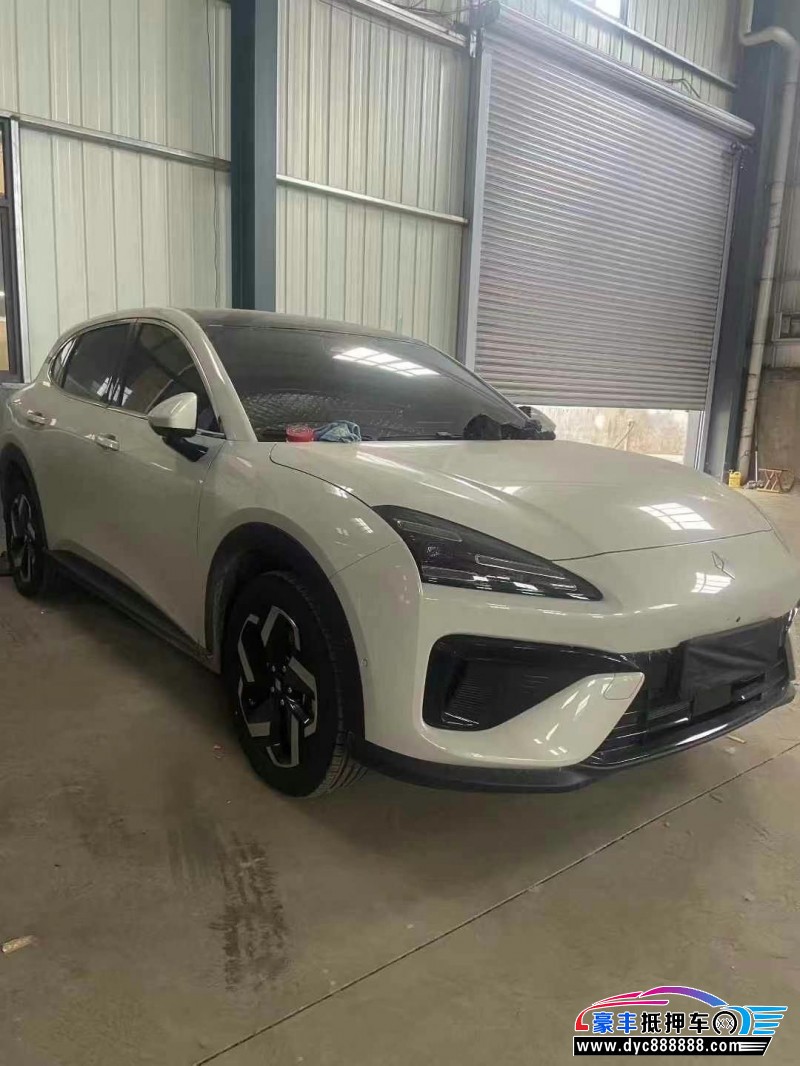 25年宝骏云朵轿车抵押车出售