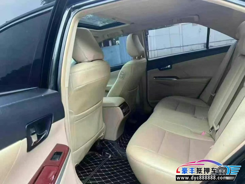 12年丰田凯美瑞轿车抵押车出售