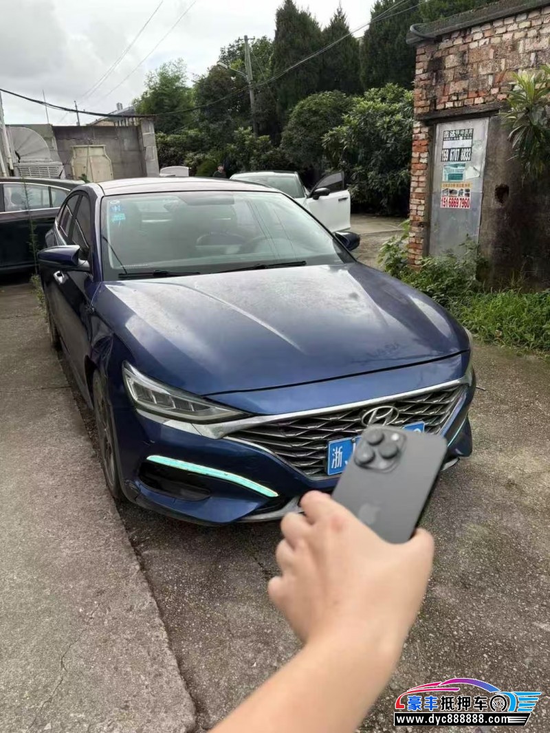 19年现代菲斯塔轿车抵押车出售