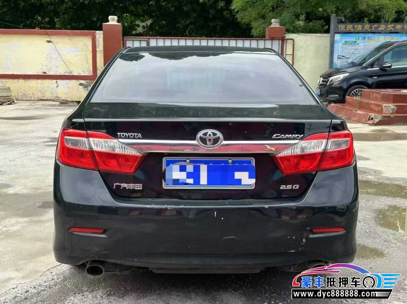 13年丰田凯美瑞轿车抵押车出售