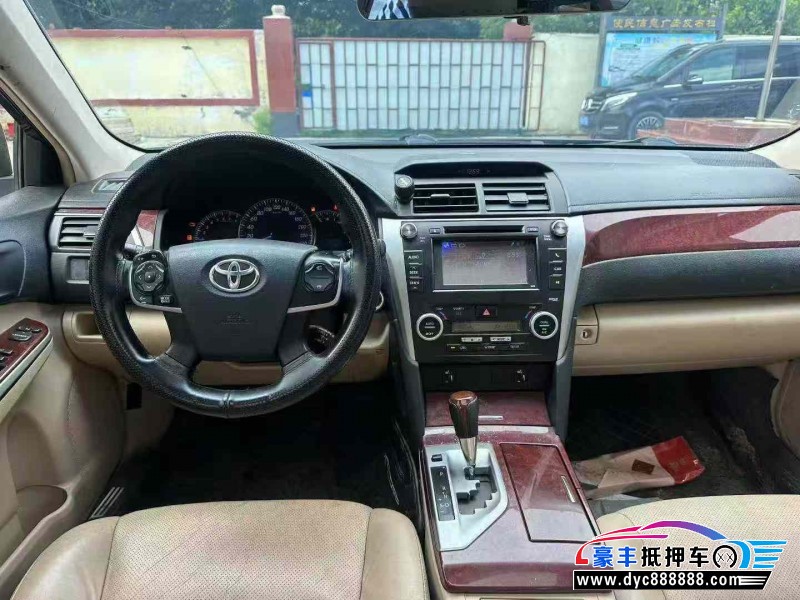 13年丰田凯美瑞轿车抵押车出售