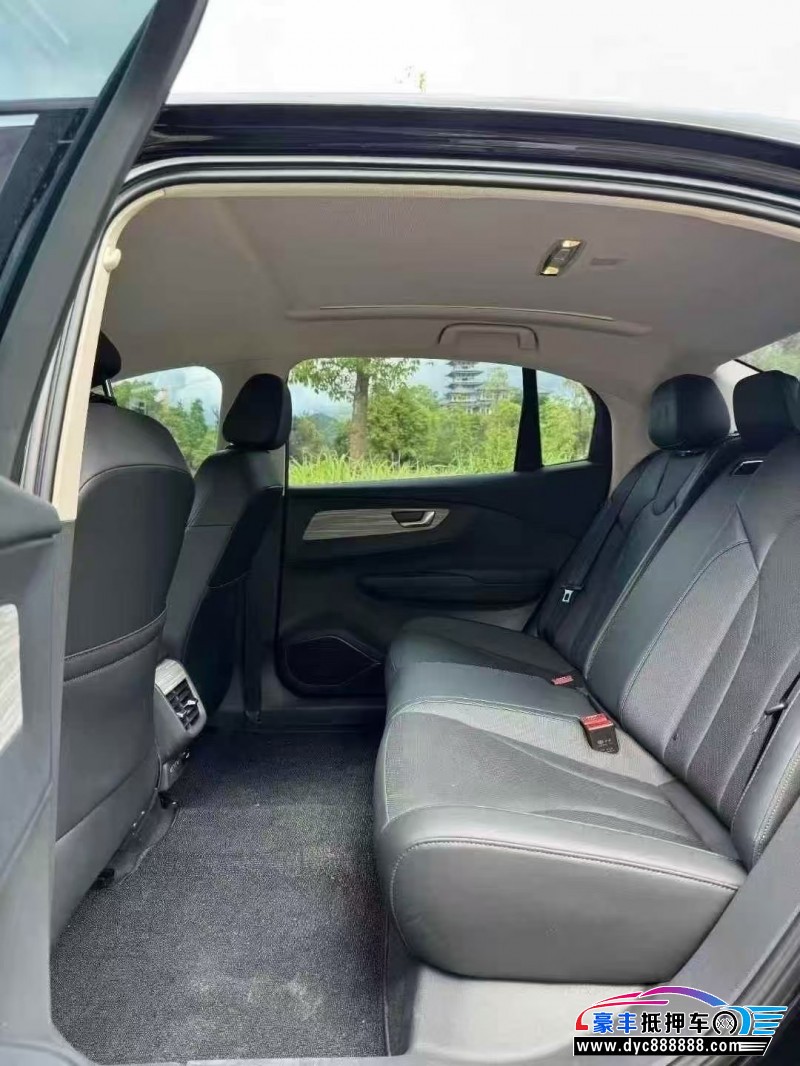 24年红旗EQM5轿车抵押车出售