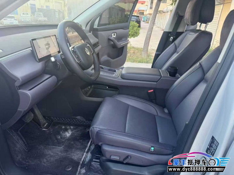 24年零跑C10轿车抵押车出售