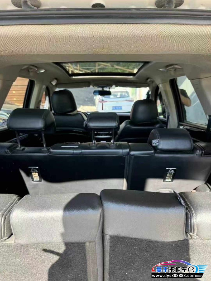 18年众泰T800轿车抵押车出售