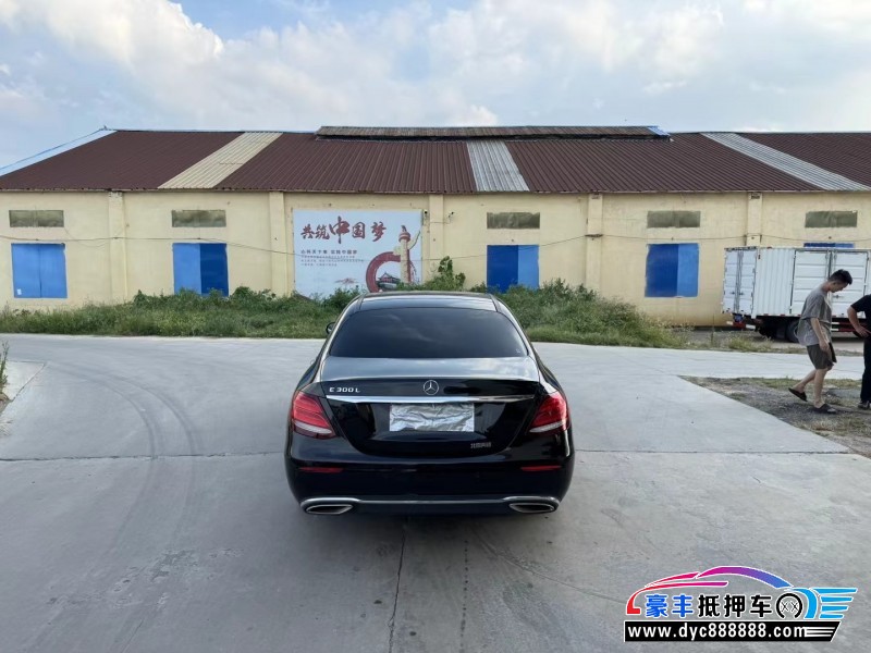 19年奔驰E轿车抵押车出售