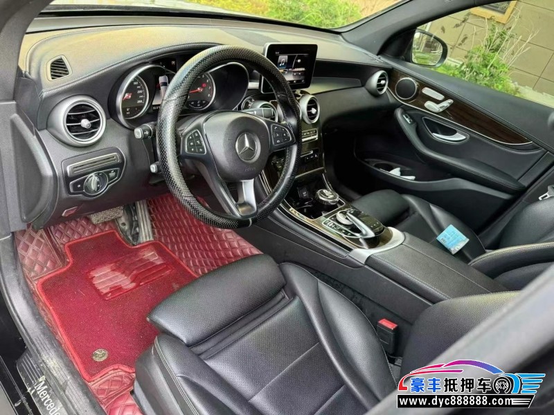 19年奔驰GLC轿车抵押车出售