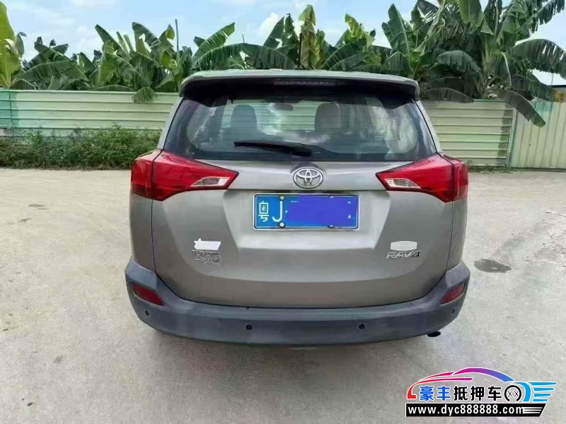 14年丰田RAV4轿车抵押车出售