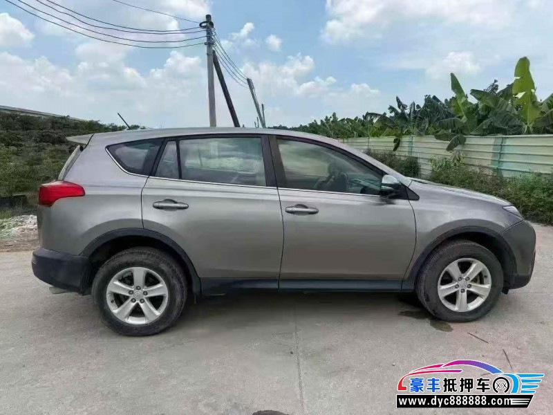 14年丰田RAV4轿车抵押车出售