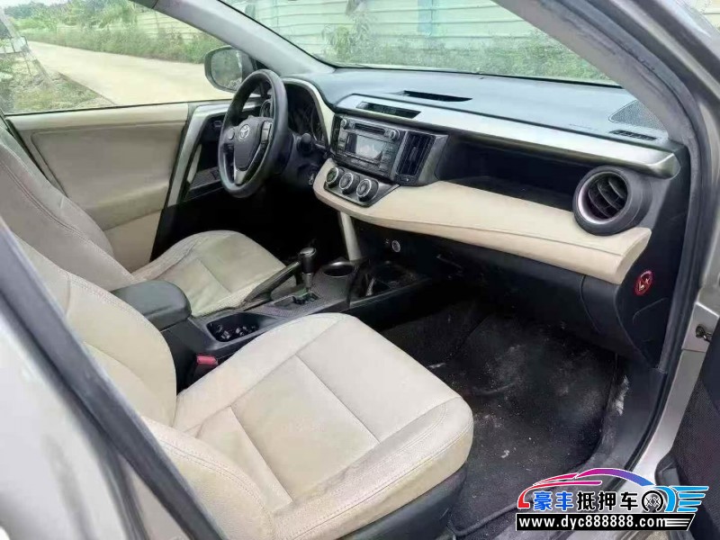 14年丰田RAV4轿车抵押车出售